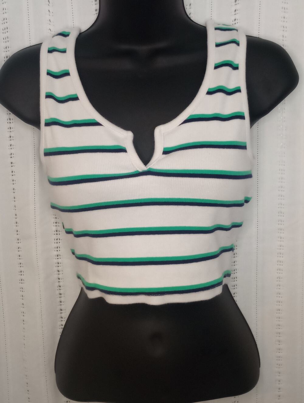 ✨ 3 / $15 DEAL ✨ White & Green Striped Crop Top - Medium - Skater Streetwear